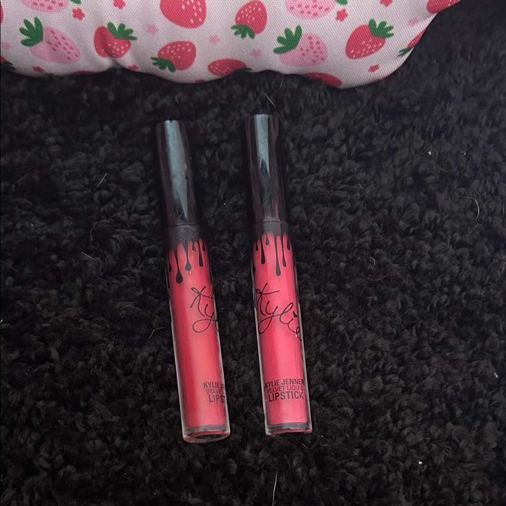 Kylie Cosmetics Pink Liquid Lipstick Duo